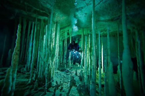 Những hang động kỳ thú dưới đáy biển Bahamas, Du lịch, du lich, du lich viet nam, du lich the gioi, du lich 2012, kinh nghiem du lich, du lich chau au, du lich chau a, kham pha the gioi, dia diem du lich