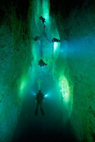 Những hang động kỳ thú dưới đáy biển Bahamas, Du lịch, du lich, du lich viet nam, du lich the gioi, du lich 2012, kinh nghiem du lich, du lich chau au, du lich chau a, kham pha the gioi, dia diem du lich