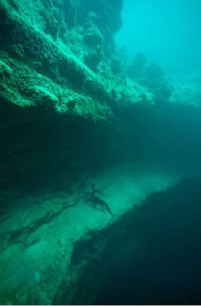 Những hang động kỳ thú dưới đáy biển Bahamas, Du lịch, du lich, du lich viet nam, du lich the gioi, du lich 2012, kinh nghiem du lich, du lich chau au, du lich chau a, kham pha the gioi, dia diem du lich