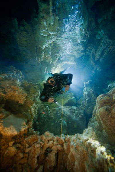 Những hang động kỳ thú dưới đáy biển Bahamas, Du lịch, du lich, du lich viet nam, du lich the gioi, du lich 2012, kinh nghiem du lich, du lich chau au, du lich chau a, kham pha the gioi, dia diem du lich