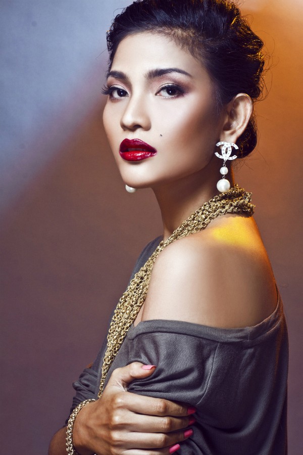 Mặc ồn ào học vấn, Trương Thị May vẫn được cấp phép dự &quot;Miss Universe 2013&quot; 5