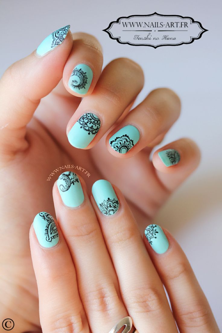 Nail họa tiết mandala cuốn hút phái đẹp