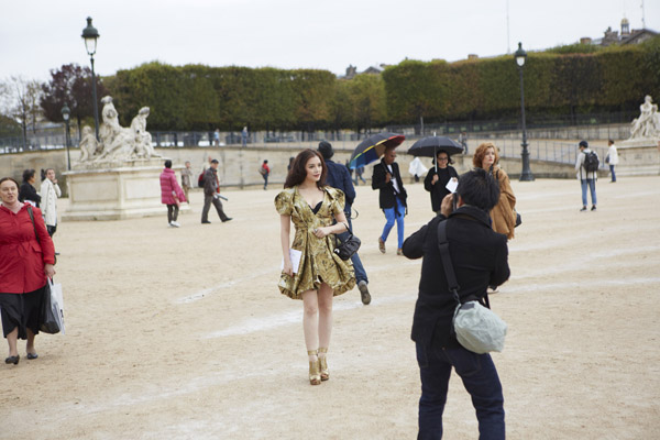 ly-nha-ky-dien-vay-alexander-mcqueen-xem-show-elie-saab