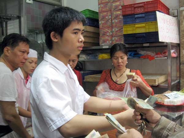 Phong cách phục vụ “chảnh” trở thành “đặc sản” của Hà Nội 2