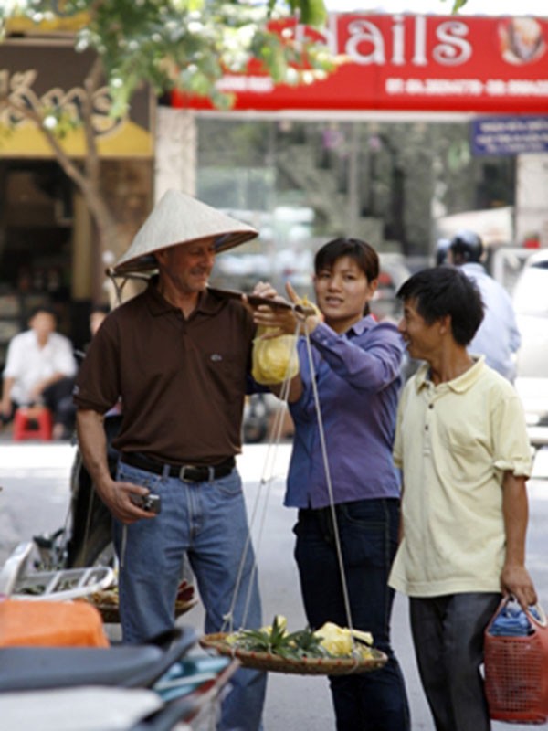 Phong cách phục vụ “chảnh” trở thành “đặc sản” của Hà Nội 4