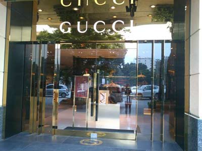 Hệ thống Gucci HN có dấu hiệu gian lận thuế - 1